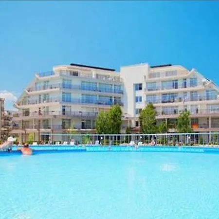 Vibes Flat 4 You, Sunny Sunny Beach